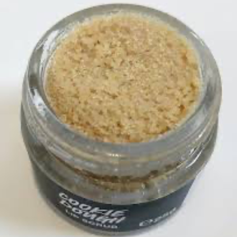 LUSH “Cookie Dough” Lip Scrub 0.8 oz. VEGAN - Picture 3 of 8